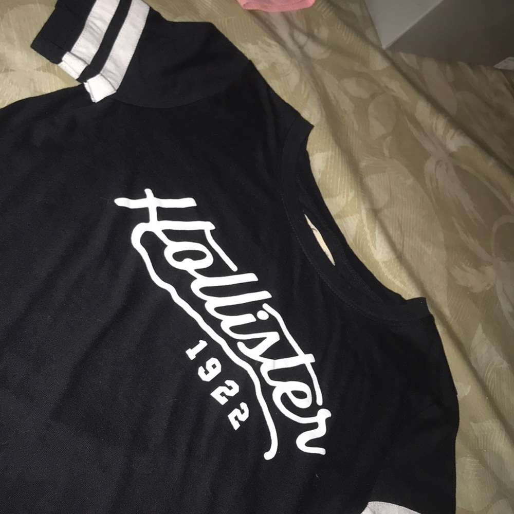 selling because never worn